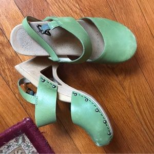Dansko Pea Green Thea Sandals Size 38